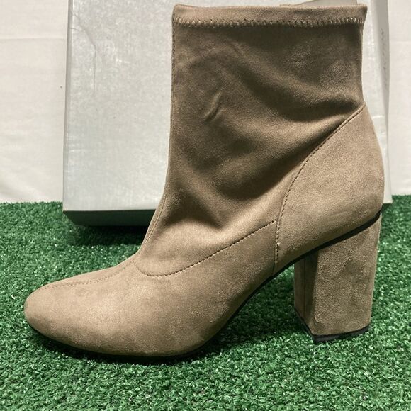 Kenneth Cole Reaction Time For Fun Booties women’s size 8.5 (OKPM-07-043) - Picture 6 of 14